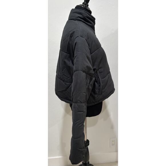 Pretty Little Thing Womens Cropped Puffer Jacket Peach Skin Black Size 6 - Picture 5 of 7